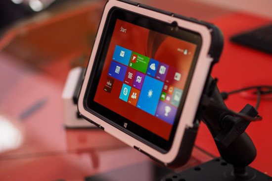 20150316-Fujitsu-CeBIT2015-STYLISTIC-V535-004 - Zebra